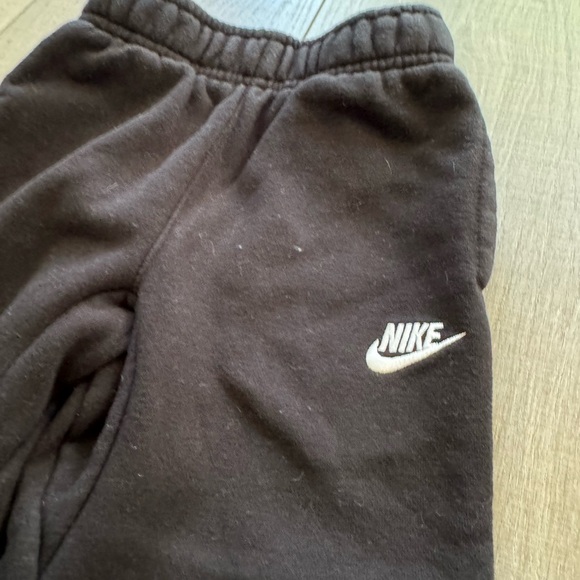 Kids Nike Joggers - Picture 4 of 8